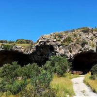 04 04 2018 Walk To The Caves Of Amoudhi Beach