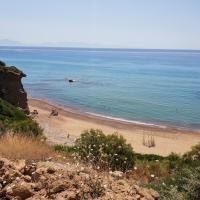 08-06-2019 caves of Amoudhi beach